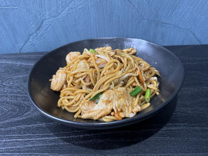 House Combo Lo Mein